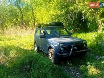 Синій ВАЗ 21214, об'ємом двигуна 1.7 л та пробігом 228 тис. км за 3000 $, фото 1 на Automoto.ua