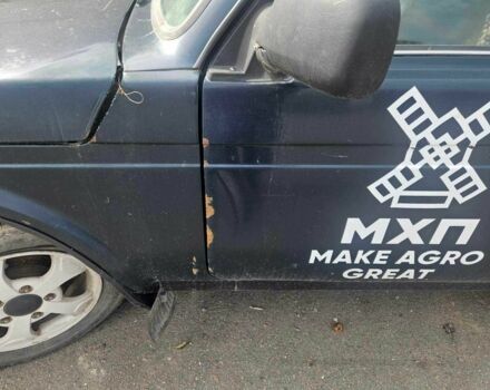 Зелений ВАЗ 21214, об'ємом двигуна 1.7 л та пробігом 300 тис. км за 1787 $, фото 6 на Automoto.ua