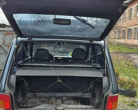 Зелений ВАЗ 21214, об'ємом двигуна 1.7 л та пробігом 224 тис. км за 4000 $, фото 5 на Automoto.ua