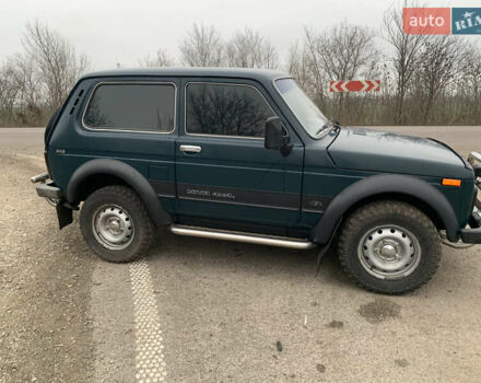 Зеленый ВАЗ 21214, объемом двигателя 1.7 л и пробегом 175 тыс. км за 3300 $, фото 3 на Automoto.ua