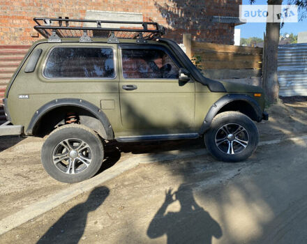 Зелений ВАЗ 21214, об'ємом двигуна 1.7 л та пробігом 33 тис. км за 5000 $, фото 4 на Automoto.ua