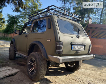 Зелений ВАЗ 21214, об'ємом двигуна 1.7 л та пробігом 33 тис. км за 5000 $, фото 9 на Automoto.ua