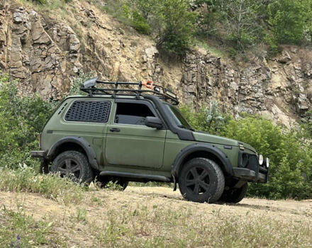 ВАЗ 21214 2010 в Днепре (Днепропетровске) на Automoto.ua Зеленый ВАЗ 21214, объемом двигателя 1.7 л и пробегом 122 тыс. км за 7000 $, фото 1 на Automoto.ua