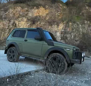 ВАЗ 21214 2010 в Днепре (Днепропетровске) на Automoto.ua Зеленый ВАЗ 21214, объемом двигателя 1.7 л и пробегом 122 тыс. км за 7000 $, фото 16 на Automoto.ua
