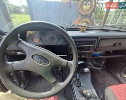 Зелений ВАЗ 21214, об'ємом двигуна 1.7 л та пробігом 207 тис. км за 4800 $, фото 5 на Automoto.ua