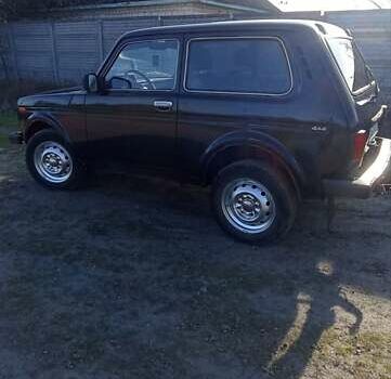 Зеленый ВАЗ 21214, объемом двигателя 1.69 л и пробегом 183 тыс. км за 3300 $, фото 1 на Automoto.ua