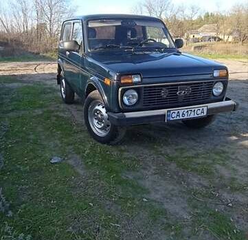 Зеленый ВАЗ 21214, объемом двигателя 1.69 л и пробегом 183 тыс. км за 3300 $, фото 6 на Automoto.ua