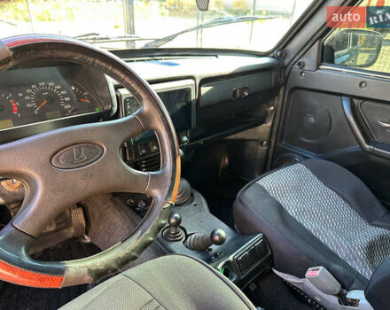 Зеленый ВАЗ 21214, объемом двигателя 1.69 л и пробегом 431 тыс. км за 4299 $, фото 6 на Automoto.ua