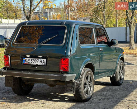 Зеленый ВАЗ 21214, объемом двигателя 1.69 л и пробегом 431 тыс. км за 4299 $, фото 5 на Automoto.ua