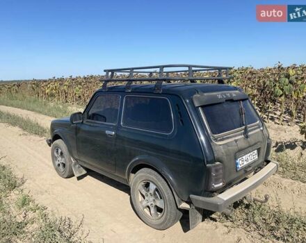 Зеленый ВАЗ 21214, объемом двигателя 1.69 л и пробегом 300 тыс. км за 3200 $, фото 3 на Automoto.ua