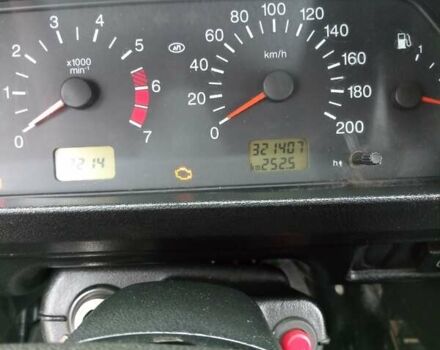 Зеленый ВАЗ 21214, объемом двигателя 1.7 л и пробегом 322 тыс. км за 3800 $, фото 1 на Automoto.ua