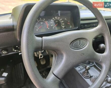 Зелений ВАЗ 21214, об'ємом двигуна 1.7 л та пробігом 32 тис. км за 7300 $, фото 16 на Automoto.ua