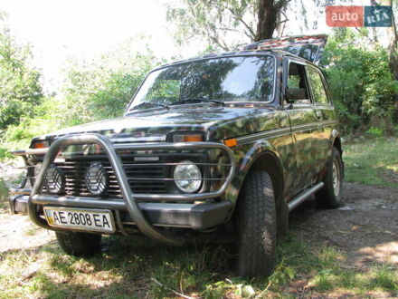 Зелений ВАЗ 21214, об'ємом двигуна 1.7 л та пробігом 300 тис. км за 3500 $, фото 1 на Automoto.ua