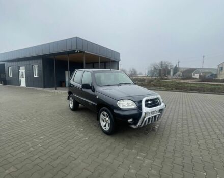 Чорний ВАЗ 21218, об'ємом двигуна 1.7 л та пробігом 160 тис. км за 4000 $, фото 1 на Automoto.ua