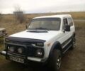 Белый ВАЗ 2123 Niva, объемом двигателя 1.7 л и пробегом 379 тыс. км за 2000 $, фото 1 на Automoto.ua