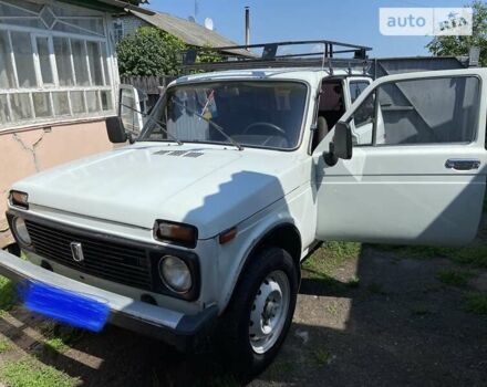 Белый ВАЗ 2123 Niva, объемом двигателя 1.69 л и пробегом 200 тыс. км за 2500 $, фото 3 на Automoto.ua