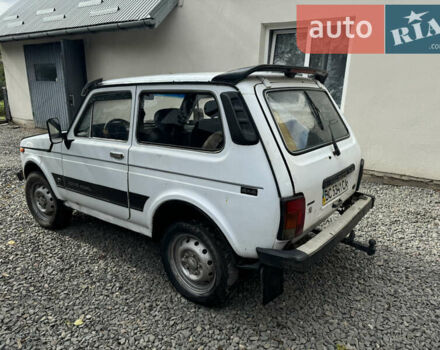 Білий ВАЗ 2123 Niva, об'ємом двигуна 1.69 л та пробігом 270 тис. км за 1800 $, фото 3 на Automoto.ua