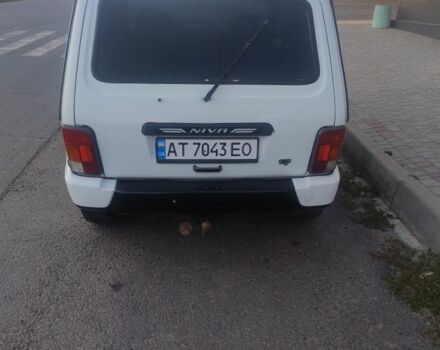 Білий ВАЗ 2123 Niva, об'ємом двигуна 1.7 л та пробігом 151 тис. км за 3100 $, фото 3 на Automoto.ua