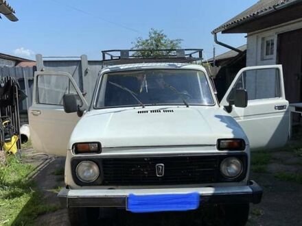 Белый ВАЗ 2123 Niva, объемом двигателя 1.69 л и пробегом 200 тыс. км за 2500 $, фото 1 на Automoto.ua