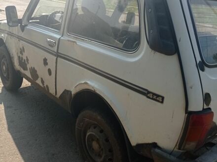 Белый ВАЗ 2123 Niva, объемом двигателя 6 л и пробегом 1 тыс. км за 700 $, фото 1 на Automoto.ua