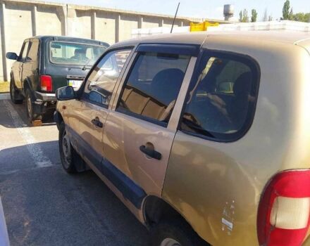 Бежевий ВАЗ 2123 Niva, об'ємом двигуна 1.7 л та пробігом 483 тис. км за 75000 $, фото 4 на Automoto.ua