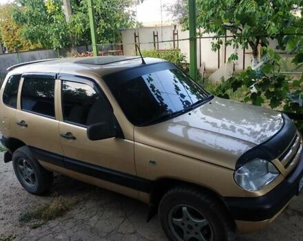 Бежевый ВАЗ 2123 Niva, объемом двигателя 1.69 л и пробегом 100 тыс. км за 4500 $, фото 5 на Automoto.ua