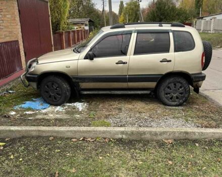 Бежевый ВАЗ 2123 Niva, объемом двигателя 1.7 л и пробегом 232 тыс. км за 2700 $, фото 2 на Automoto.ua