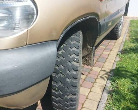 Бежевий ВАЗ 2123 Niva, об'ємом двигуна 1.7 л та пробігом 216 тис. км за 3300 $, фото 4 на Automoto.ua