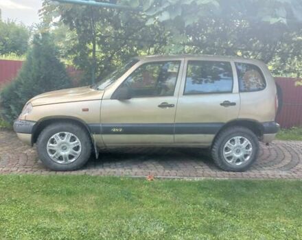 Бежевий ВАЗ 2123 Niva, об'ємом двигуна 1.7 л та пробігом 216 тис. км за 3300 $, фото 3 на Automoto.ua
