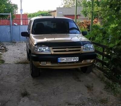 Бежевый ВАЗ 2123 Niva, объемом двигателя 1.69 л и пробегом 100 тыс. км за 4500 $, фото 1 на Automoto.ua