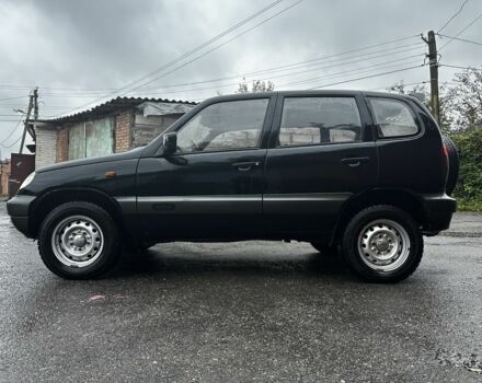 Черный ВАЗ 2123 Niva, объемом двигателя 1.7 л и пробегом 176 тыс. км за 3700 $, фото 2 на Automoto.ua