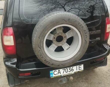 Черный ВАЗ 2123 Niva, объемом двигателя 1.7 л и пробегом 120 тыс. км за 4200 $, фото 2 на Automoto.ua