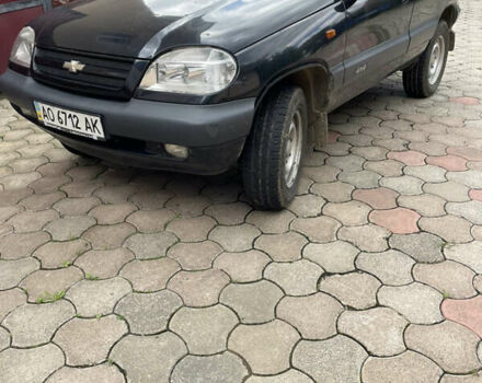 Чорний ВАЗ 2123 Niva, об'ємом двигуна 1.69 л та пробігом 118 тис. км за 4800 $, фото 2 на Automoto.ua