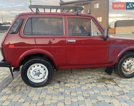 Красный ВАЗ 2123 Niva, объемом двигателя 1.69 л и пробегом 500 тыс. км за 1600 $, фото 2 на Automoto.ua