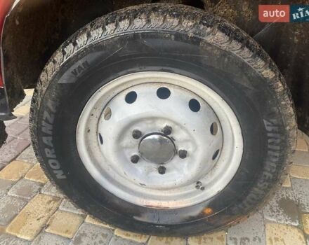 Красный ВАЗ 2123 Niva, объемом двигателя 1.69 л и пробегом 500 тыс. км за 1600 $, фото 3 на Automoto.ua