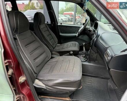 Червоний ВАЗ 2123 Niva, об'ємом двигуна 1.69 л та пробігом 222 тис. км за 3500 $, фото 20 на Automoto.ua