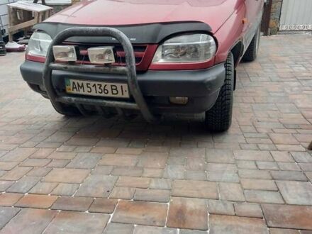 Красный ВАЗ 2123 Niva, объемом двигателя 1.7 л и пробегом 140 тыс. км за 4500 $, фото 1 на Automoto.ua