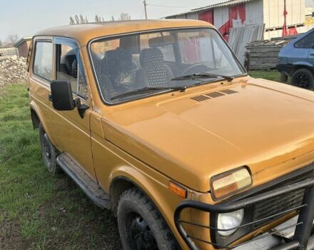 Жовтий ВАЗ 2123 Niva, об'ємом двигуна 1 л та пробігом 3 тис. км за 1399 $, фото 2 на Automoto.ua