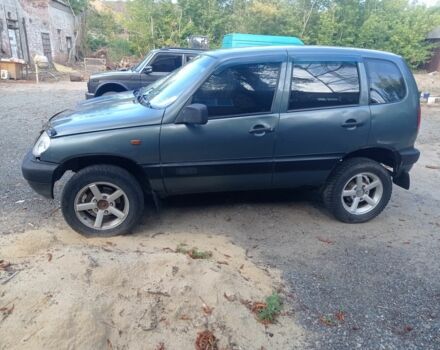 Сірий ВАЗ 2123 Niva, об'ємом двигуна 1.7 л та пробігом 200 тис. км за 3600 $, фото 2 на Automoto.ua