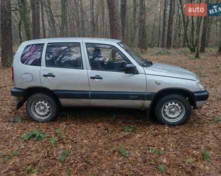 Серый ВАЗ 2123 Niva, объемом двигателя 1.69 л и пробегом 350 тыс. км за 2900 $, фото 4 на Automoto.ua