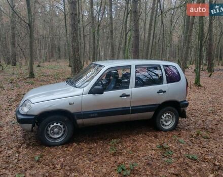 Серый ВАЗ 2123 Niva, объемом двигателя 1.69 л и пробегом 350 тыс. км за 2900 $, фото 3 на Automoto.ua