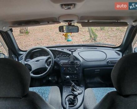 Серый ВАЗ 2123 Niva, объемом двигателя 1.69 л и пробегом 350 тыс. км за 2900 $, фото 1 на Automoto.ua