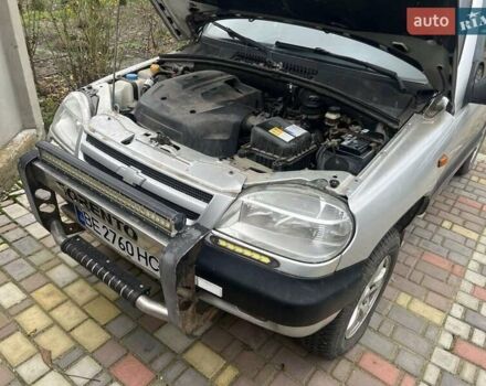 Серый ВАЗ 2123 Niva, объемом двигателя 1.7 л и пробегом 100 тыс. км за 3500 $, фото 6 на Automoto.ua