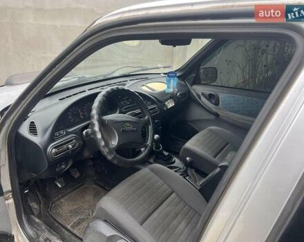 Серый ВАЗ 2123 Niva, объемом двигателя 1.7 л и пробегом 100 тыс. км за 3500 $, фото 7 на Automoto.ua