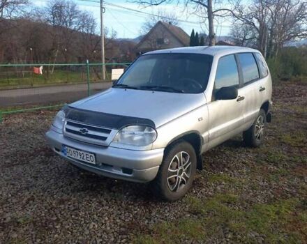 Серый ВАЗ 2123 Niva, объемом двигателя 1.69 л и пробегом 94 тыс. км за 3250 $, фото 2 на Automoto.ua