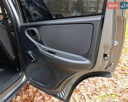 Серый ВАЗ 2123 Niva, объемом двигателя 1.69 л и пробегом 16 тыс. км за 10300 $, фото 27 на Automoto.ua