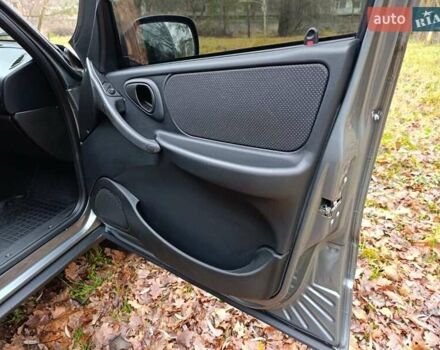 Серый ВАЗ 2123 Niva, объемом двигателя 1.69 л и пробегом 16 тыс. км за 10300 $, фото 33 на Automoto.ua