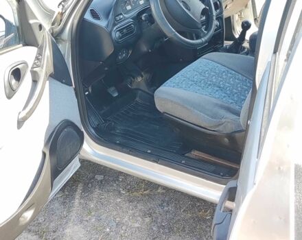 Серый ВАЗ 2123 Niva, объемом двигателя 1.69 л и пробегом 360 тыс. км за 2900 $, фото 2 на Automoto.ua