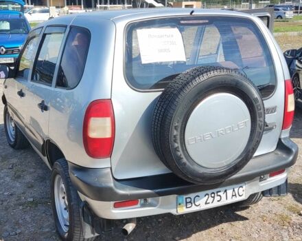 Серый ВАЗ 2123 Niva, объемом двигателя 1.69 л и пробегом 360 тыс. км за 2900 $, фото 6 на Automoto.ua