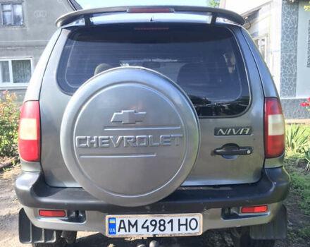 Серый ВАЗ 2123 Niva, объемом двигателя 1.69 л и пробегом 192 тыс. км за 3700 $, фото 1 на Automoto.ua